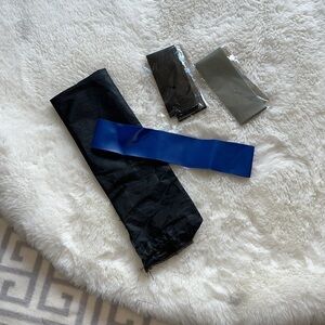 Rubber bands for squats and arm training . Three in the set a bag various colors